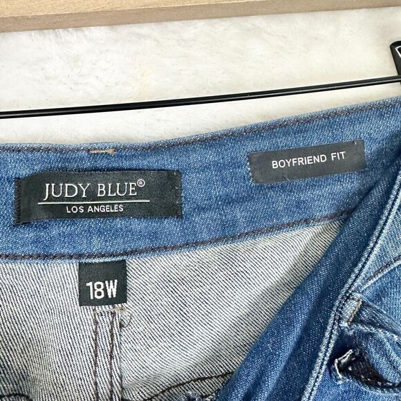 Judy Blue Button Fly Boyfriend Fit Jeans Size 18W Distressed Medium Wash - Picture 7 of 8